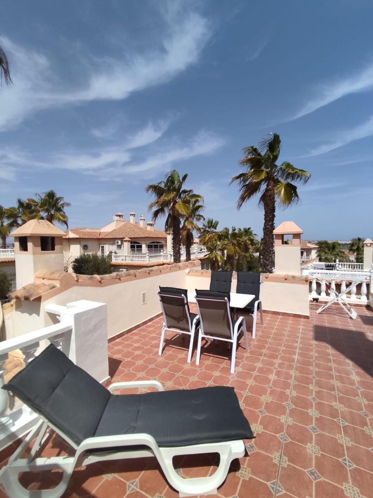 טורבייחה Schoenes Ruhiges Rooftop Apartment Mit Grosser Dachterrasse מראה חיצוני תמונה