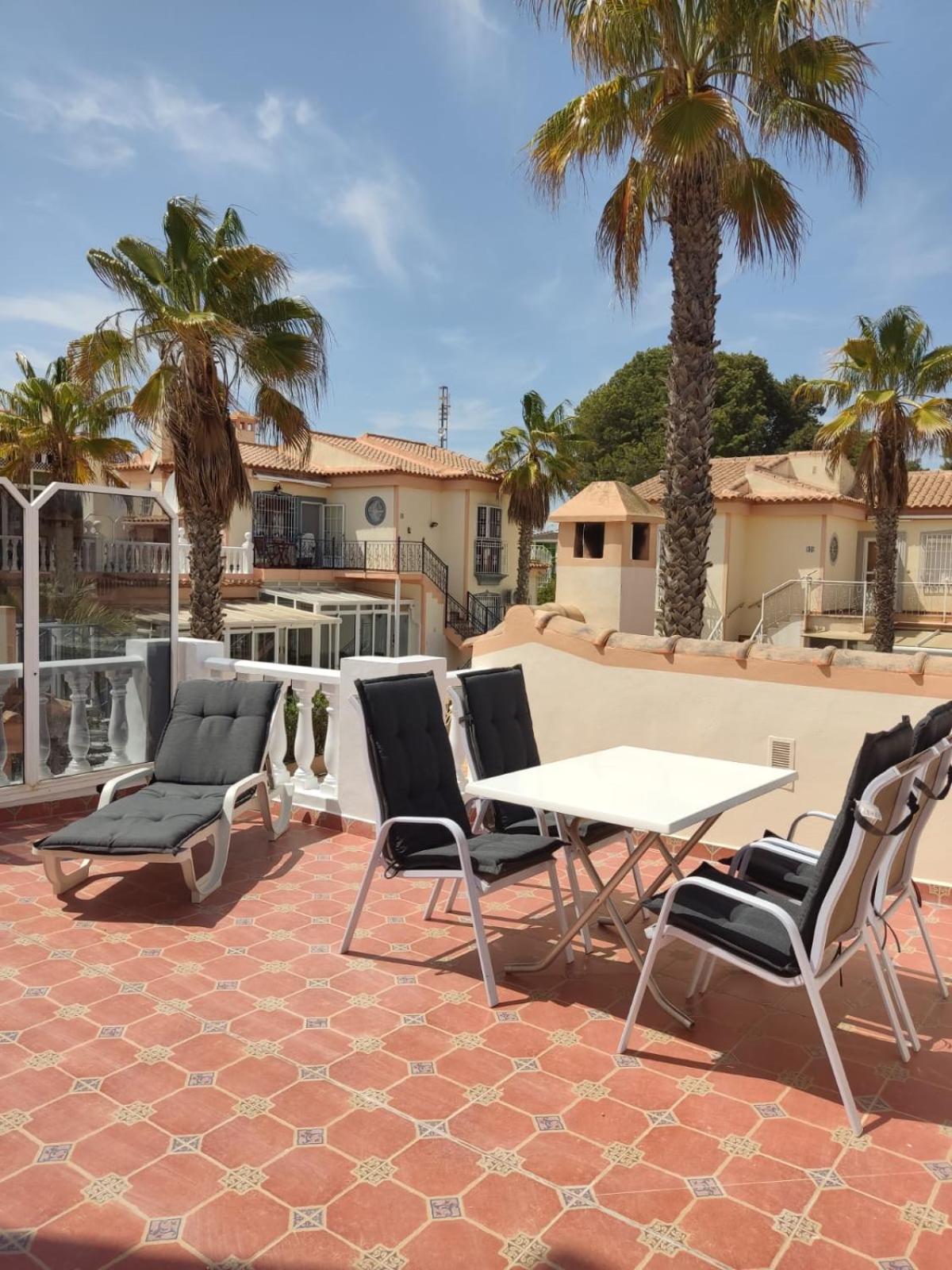טורבייחה Schoenes Ruhiges Rooftop Apartment Mit Grosser Dachterrasse מראה חיצוני תמונה