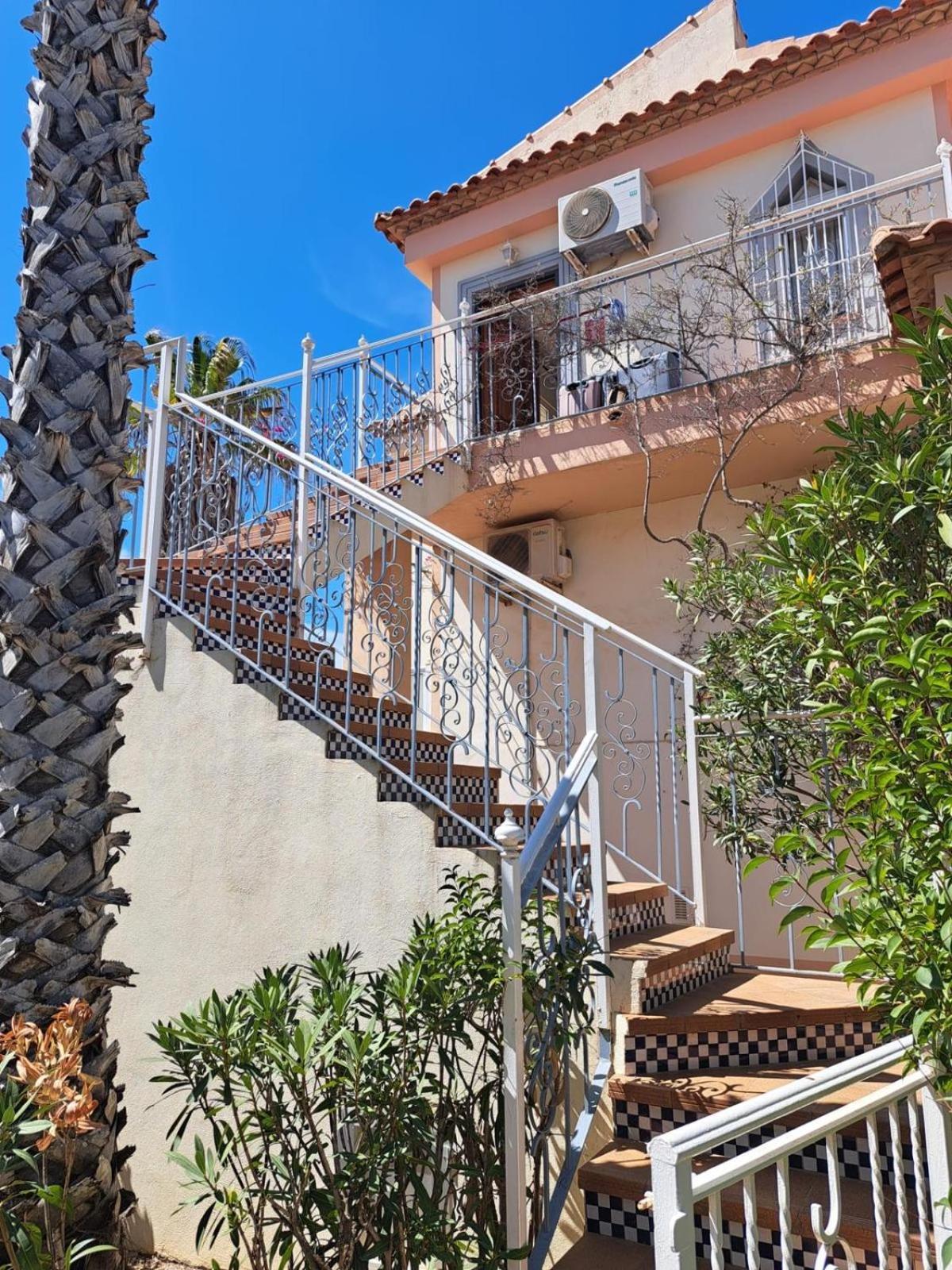 טורבייחה Schoenes Ruhiges Rooftop Apartment Mit Grosser Dachterrasse מראה חיצוני תמונה